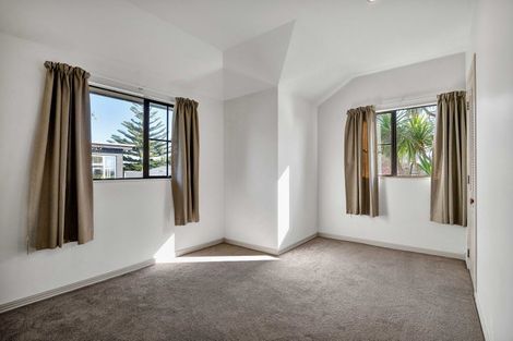 Photo of property in 90a Govett Avenue, Frankleigh Park, New Plymouth, 4310