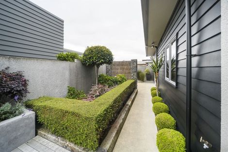 Photo of property in 25 Rosalie Terrace, Kelvin Grove, Palmerston North, 4414