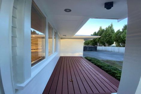 Photo of property in 5 Crockett Lane, Henderson, Auckland, 0610