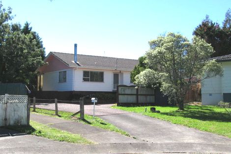 Photo of property in 10 Woodman Place, West Harbour, Auckland, 0618