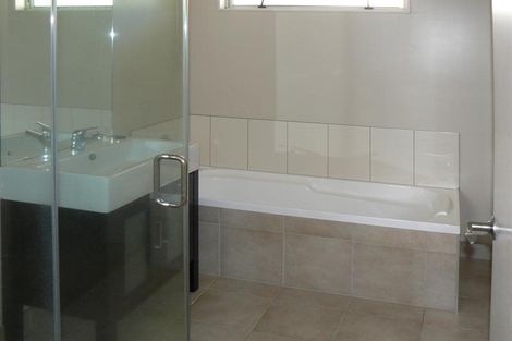 Photo of property in 12 Lomas Way, Albany, Auckland, 0632