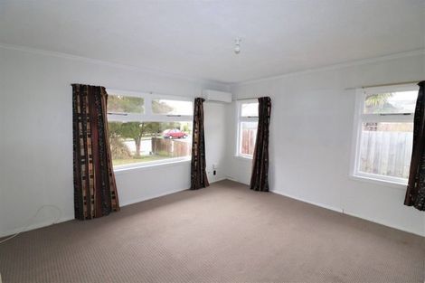 Photo of property in 10 Ontario Place, Wainoni, Christchurch, 8061