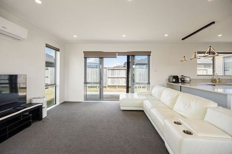 Photo of property in 30 Ruru Street, Cambridge, 3434
