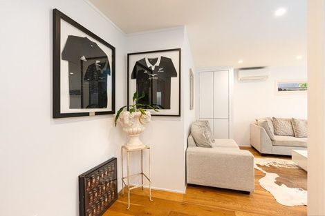 Photo of property in 5a William Street, Takapuna, Auckland, 0622