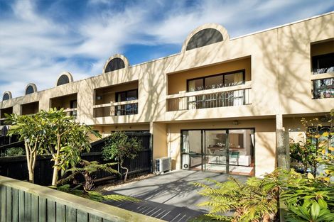 Photo of property in 2/17 Devon Street, Sydenham, Christchurch, 8023