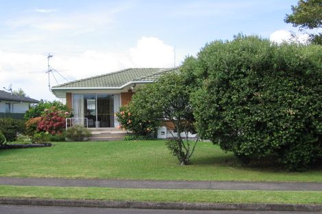 Photo of property in 21 Hedge Row, Sunnyhills, Auckland, 2010