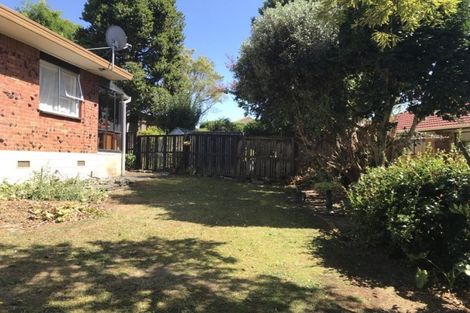 Photo of property in 2/6 Sunshine Place, Papakura, 2110
