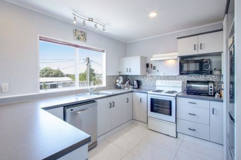 Photo of property in 2/29 The Esplanade, Westshore, Napier, 4110