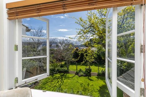 Photo of property in 8 Frieston Road, Milford, Auckland, 0620