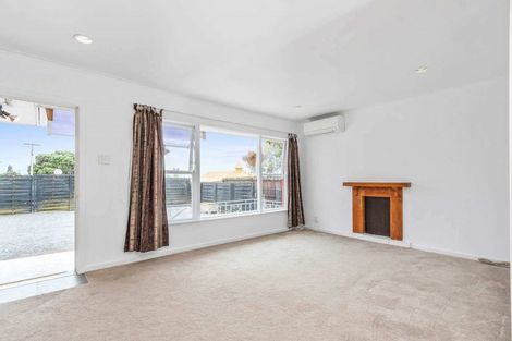 Photo of property in 1/3202 Great North Road, New Lynn, Auckland, 0600