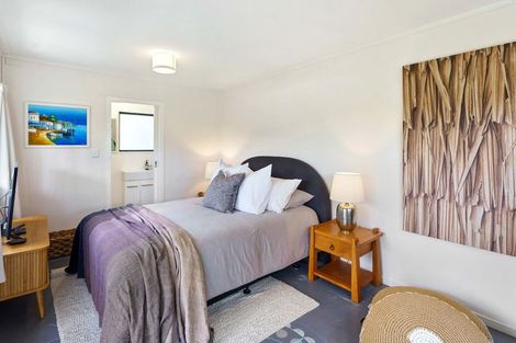 Photo of property in 42 Field Way, Waikanae Beach, Waikanae, 5036