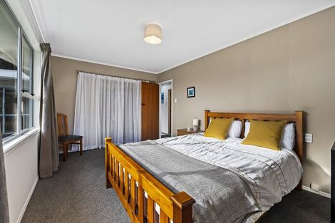 Photo of property in 21 Ambury Place, Merrilands, New Plymouth, 4312