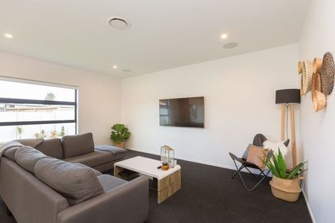 Photo of property in 19 Smith Street, Lepperton, New Plymouth, 4373