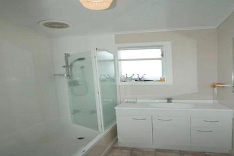 Photo of property in 1/156 Forrest Road, Forrest Hill, Auckland, 0620