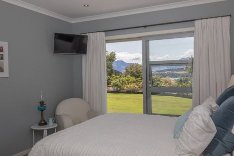 Photo of property in 2 Elderberry Crescent, Wanaka, 9305