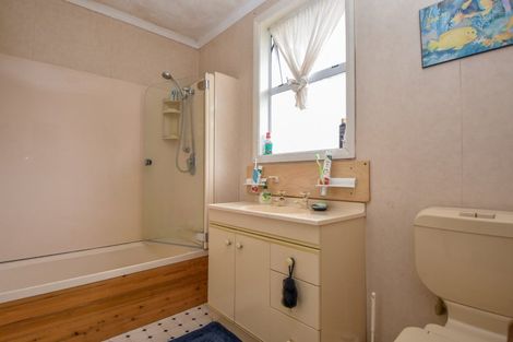 Photo of property in 44 Wyndham Street, Carterton, 5713