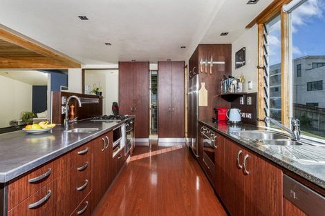 Photo of property in 39a Forrest Hill Road, Milford, Auckland, 0620