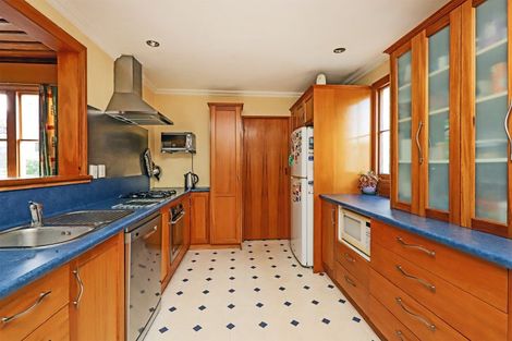 Photo of property in 27 Napier Terrace, Hospital Hill, Napier, 4110