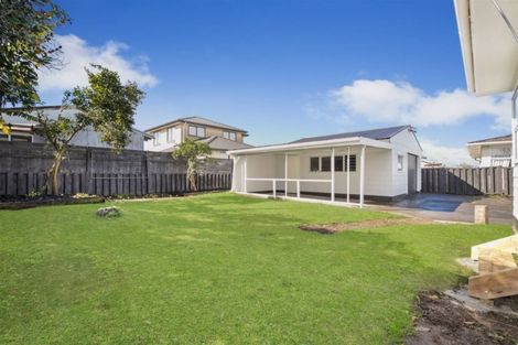 Photo of property in 13 Arnwood Street, Manurewa, Auckland, 2102