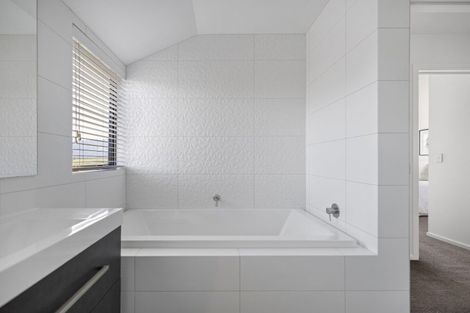 Photo of property in 9 Falconer Rise, Jacks Point, Queenstown, 9371