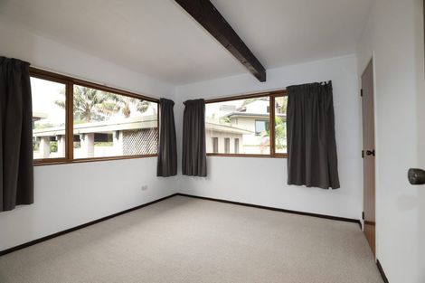 Photo of property in 11 Ganymede Place, Half Moon Bay, Auckland, 2012