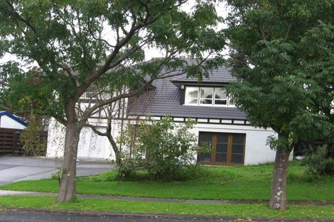 Photo of property in 21 La Perouse Street, Botany Downs, Auckland, 2010