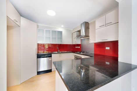 Photo of property in 2 Ochre Place, Blockhouse Bay, Auckland, 0600