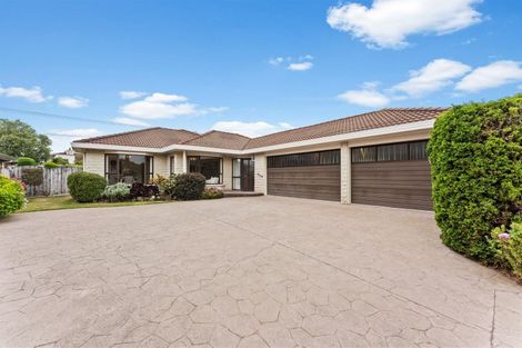 Photo of property in 11 Rosebank Avenue, Kelvin Grove, Palmerston North, 4414