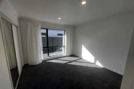 Photo of property in 21 Irvines Track, Halswell, Christchurch, 8025