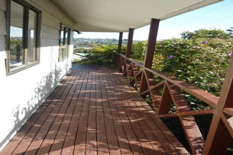 Photo of property in 22 Tindalls Bay Road, Tindalls Beach, Whangaparaoa, 0930