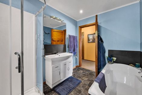 Photo of property in 70 Collins Street, Hawera, 4610