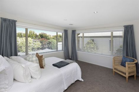 Photo of property in 72 Memorial Avenue, Ilam, Christchurch, 8053