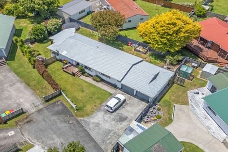 Photo of property in 10 Tawari Street, Inglewood, 4330