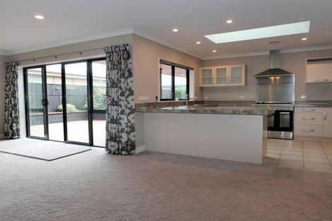 Photo of property in 6 Trusham Court, Paraparaumu, 5032