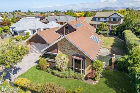 Photo of property in 9 Elmtree Close, Parklands, Christchurch, 8083