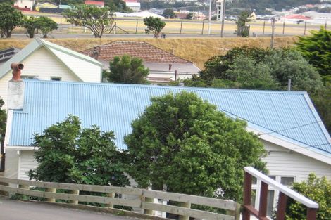 Photo of property in 102 Wexford Road, Miramar, Wellington, 6022