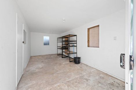 Photo of property in 15 Kensington Place, Fairfield, Hamilton, 3214