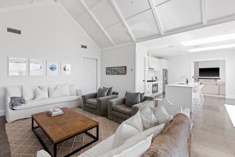 Photo of property in 65 Waipuka Road, Waimarama, Havelock North, 4294