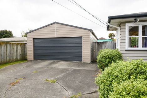 Photo of property in 18 Woburn Place, Takaro, Palmerston North, 4412