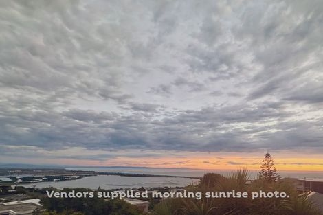 Photo of property in 5b Madeley Road, Mount Pleasant, Christchurch, 8081