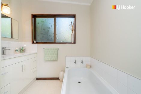 Photo of property in 51 Earls Road, Saint Clair, Dunedin, 9012