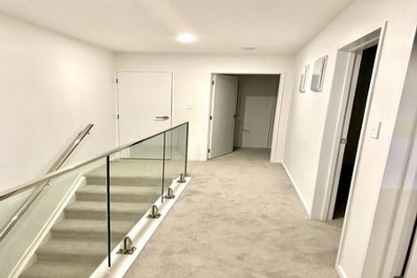 Photo of property in 4b Unsworth Drive, Unsworth Heights, Auckland, 0632