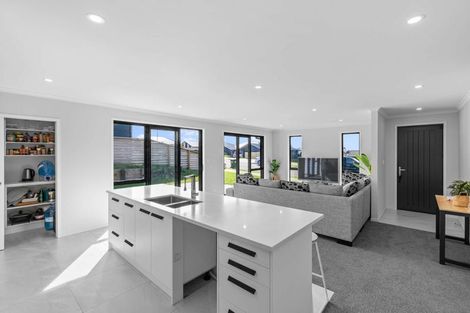 Photo of property in 4 Trevor Mcmiken Drive, Patumahoe, 2679