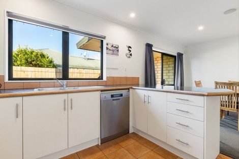 Photo of property in 10 Cairns Crescent, Rototuna, Hamilton, 3210