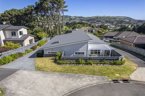 Photo of property in 21 Tasman Close, Aotea, Porirua, 5024