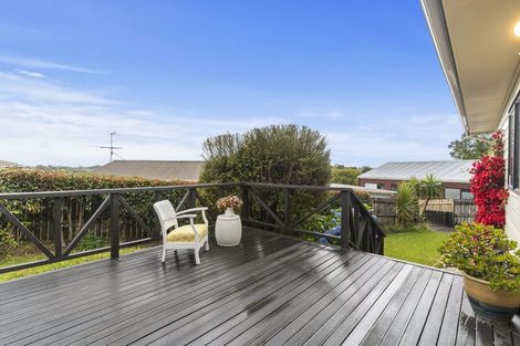 Photo of property in 2/23 Heathglen Place, Bayview, Auckland, 0629
