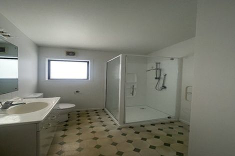 Photo of property in 17 Rewi Street, Torbay, Auckland, 0630