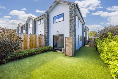 Photo of property in 11/10 Fathom Place, Te Atatu Peninsula, Auckland, 0610