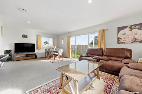 Photo of property in 30 Popokatea Drive, Takanini, 2112