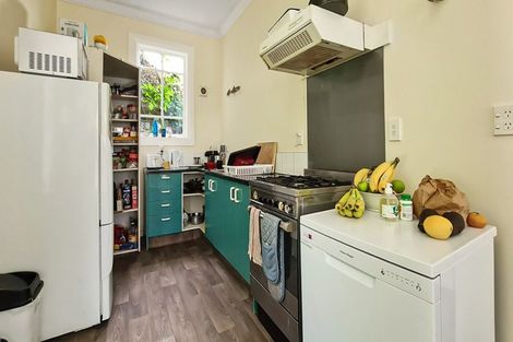 Photo of property in 123a Glenmore Street, Kelburn, Wellington, 6012